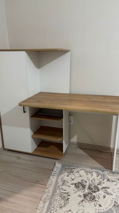 Продам рабочии компьютерный стол