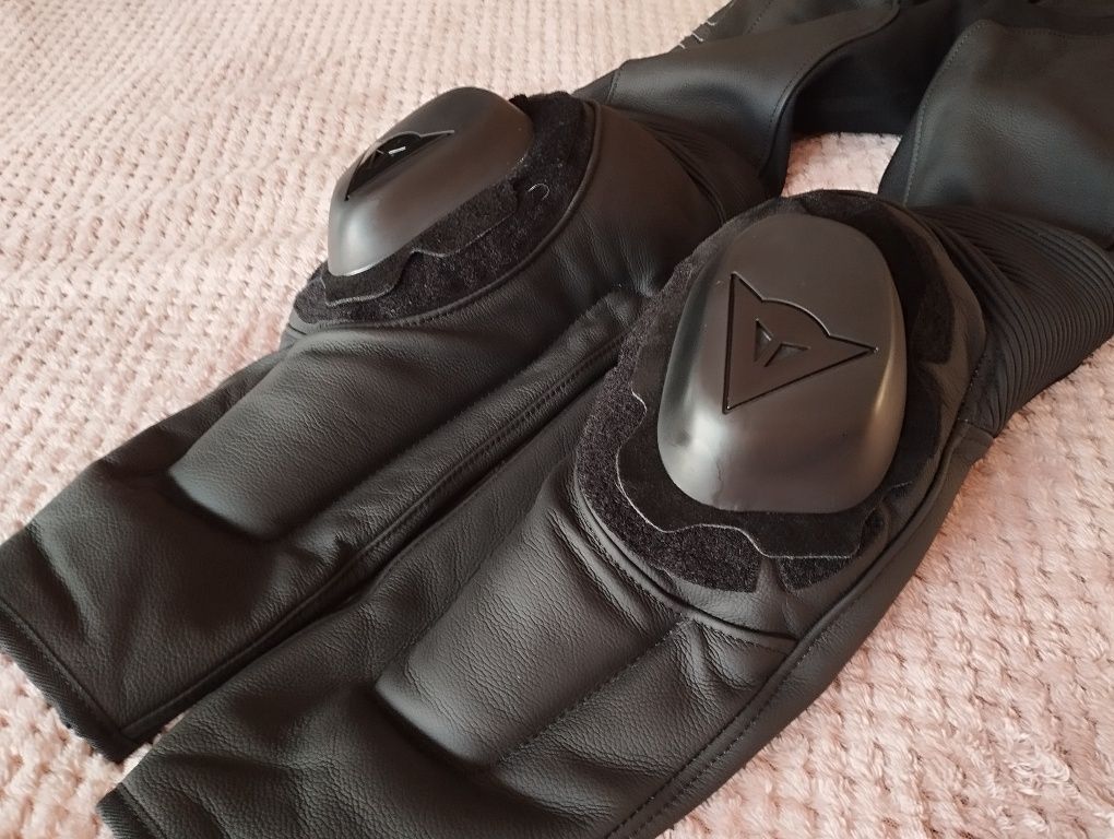 Дамски кожен мото екип Dainese