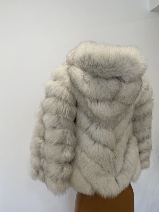 Haina din blana de vulpe