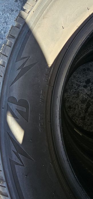 215 60 R 16 Bridgestone iarna