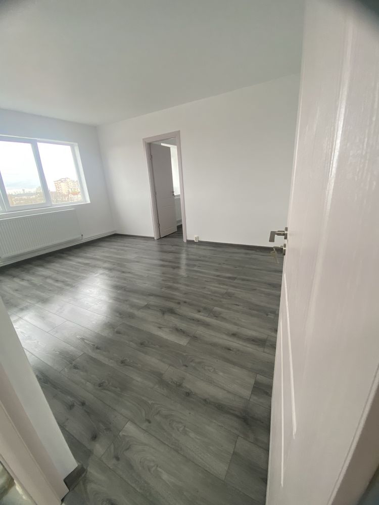 Vand apartament cu 2 camere