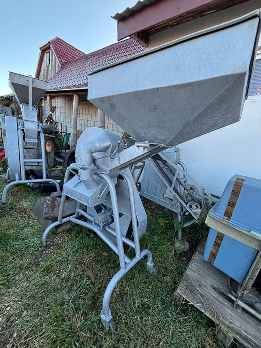 Mori cu ciocanele antrenate de tractor