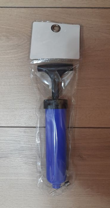 Pompa manuala pentru mingi si bicicleta, Nou!

Livrare în: Caraş-Seve