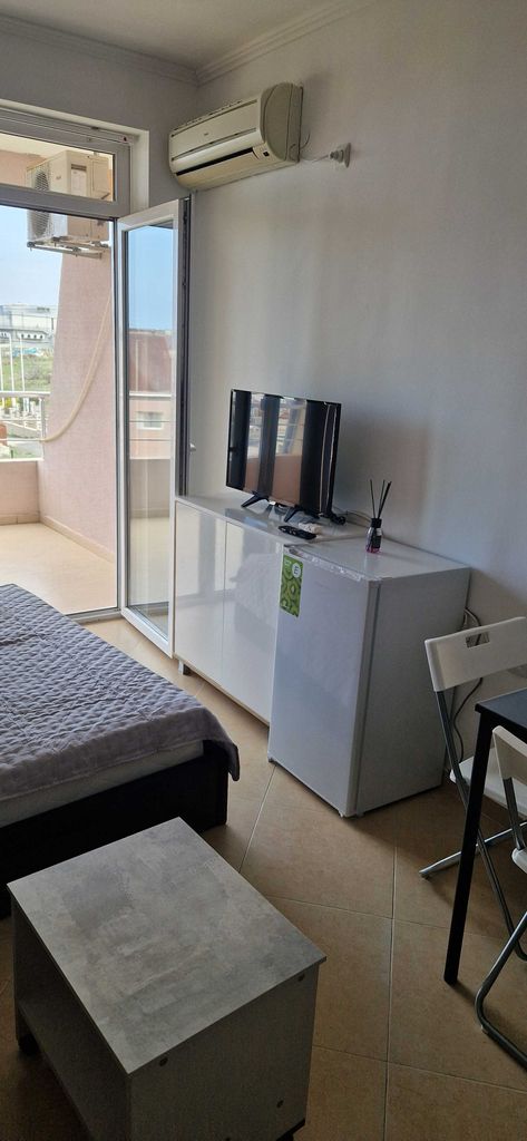 Дава се под наем Едностаен апартамент в Бургас, Изгрев - 30 кв.м за 61.2 € - Снимка #3
