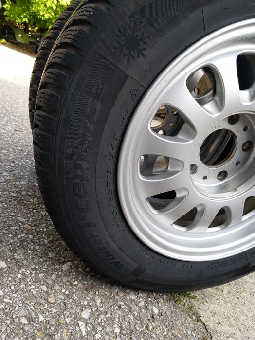 205/65/15 HANKOOK Winter i*cept RS2 зимни - 4 бр