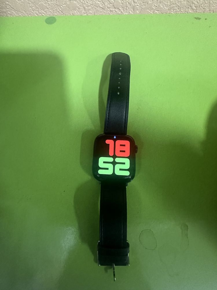 Apple watch series 8