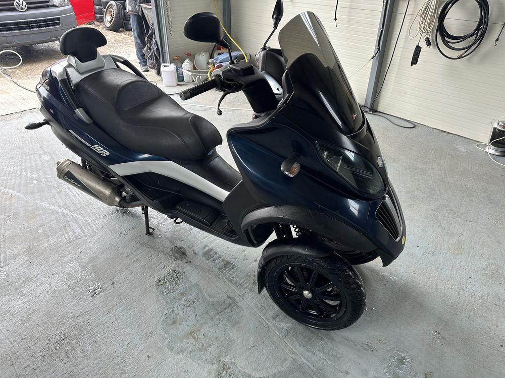 Scuter Piaggio M64  2009