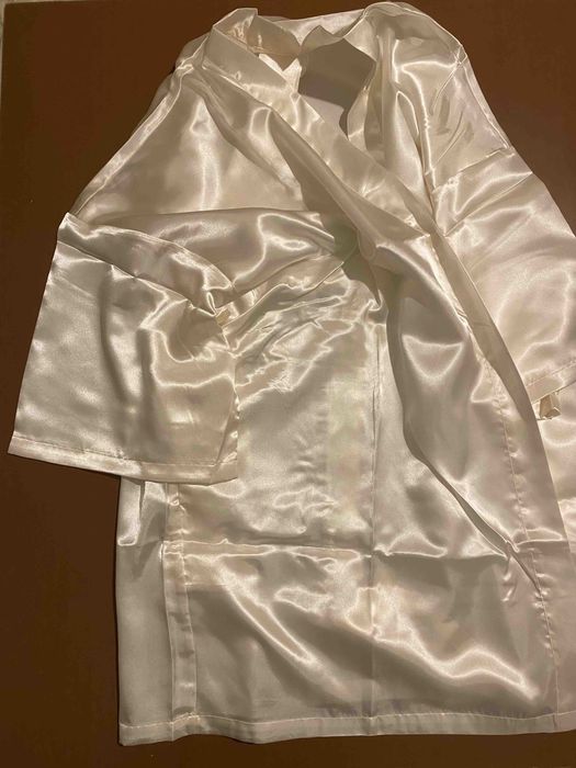 Сатенена пижама тип кимоно , кремав цвят