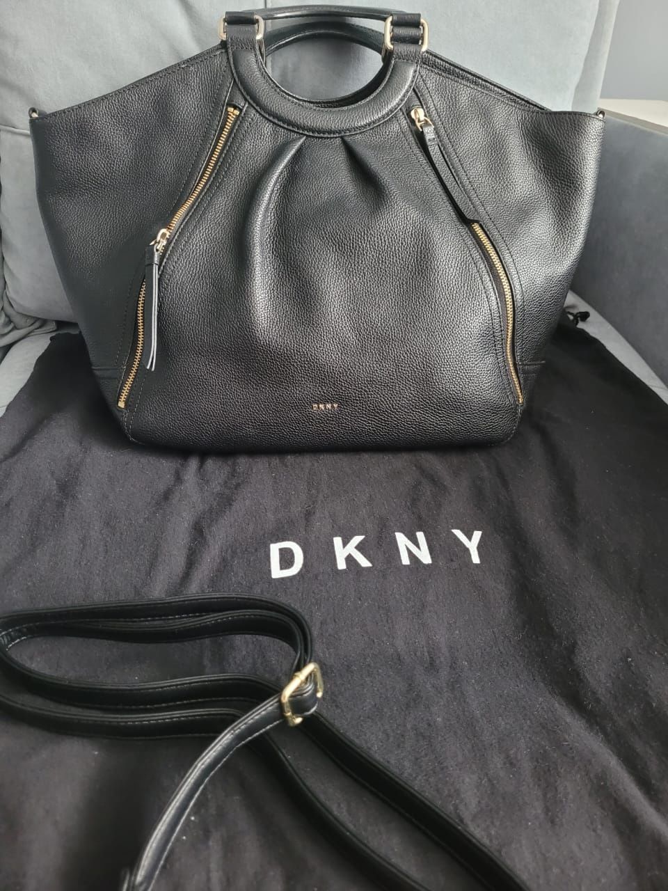 Сумка кожаная DKNY