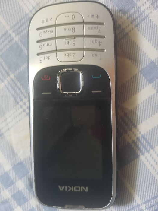 Nokia 1200, Nokia 1208, Nokia 2330 Vodafone