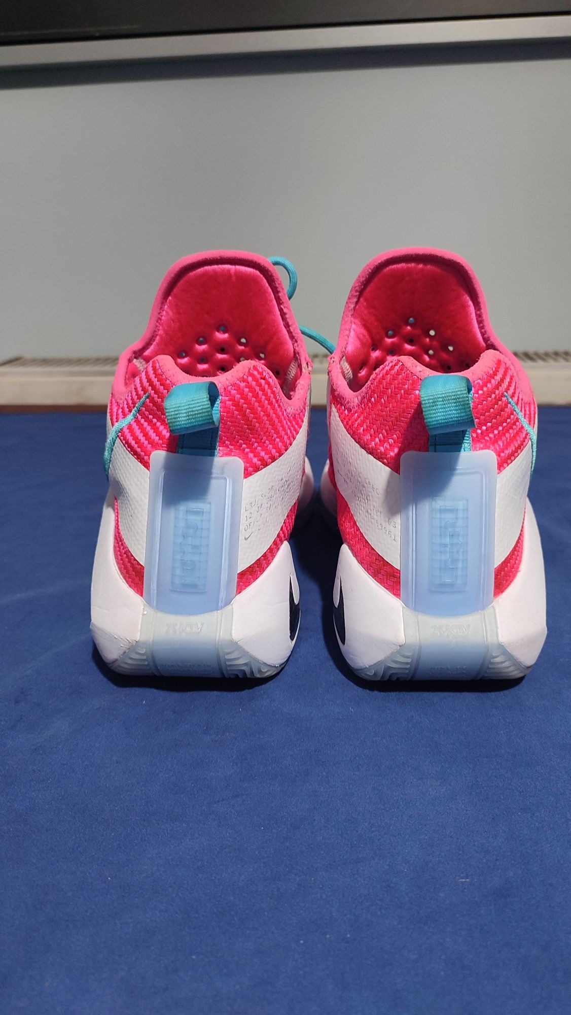NIKE LeBron Soldier 14 basketi, mărimea 43, interior 27,5 cm.