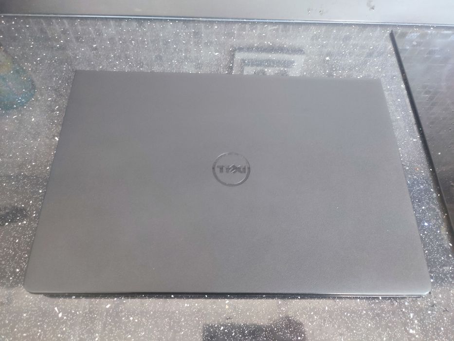 Laptop Gaming Dell Inspiron 15 - i3-7020u/12Gb/256gb/Video Radeon 520