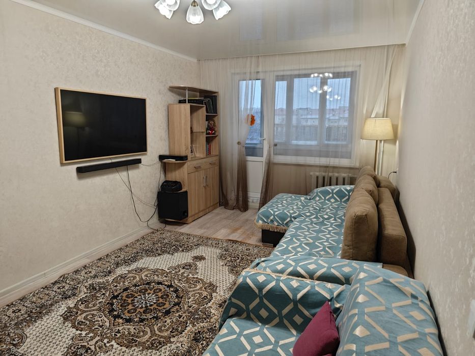 Продается двухкомнатная квартира ,район Школьник