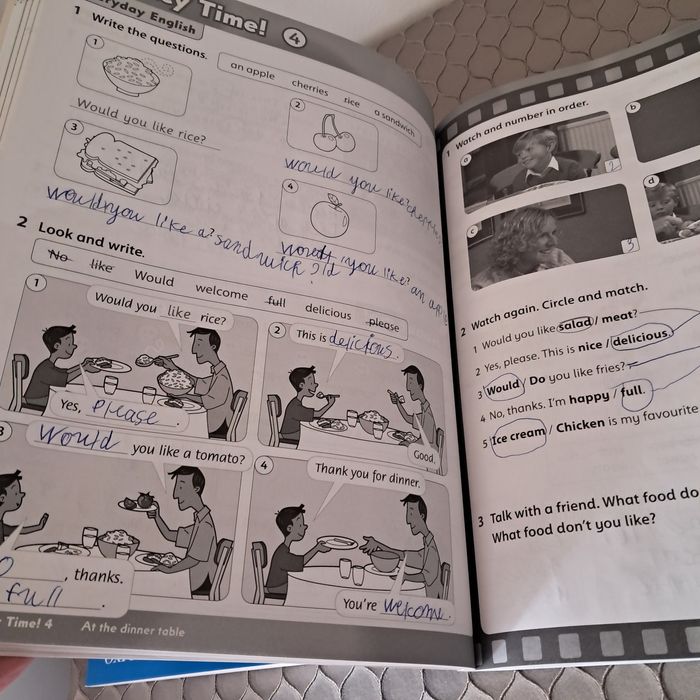 Учебник и тетрадка по Английски език