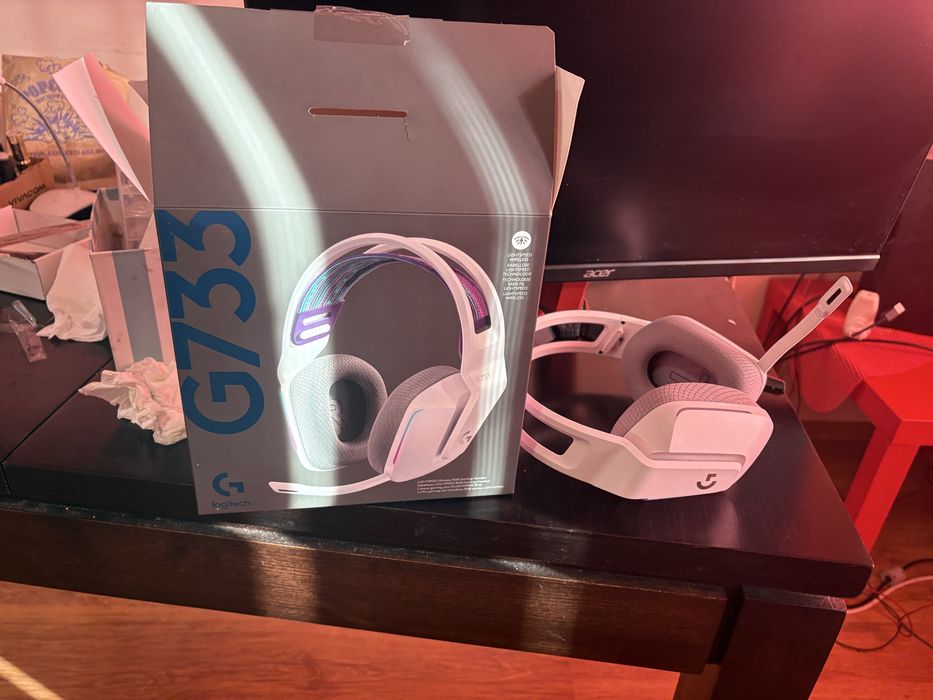 Слушалки за гейминг Logitech G733