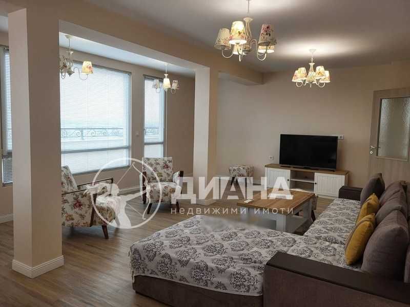 Продава се Тристаен апартамент в Пловдив, Тракия - 157 кв.м за 1529 €/кв.м - Снимка #1