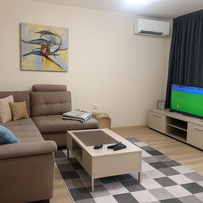 Двустаен апартамент под наем в Център