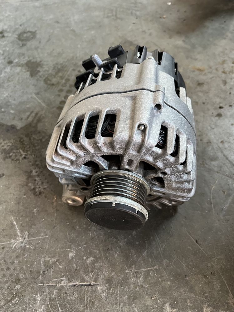 Alternator bmw f30 f31 2014 nou