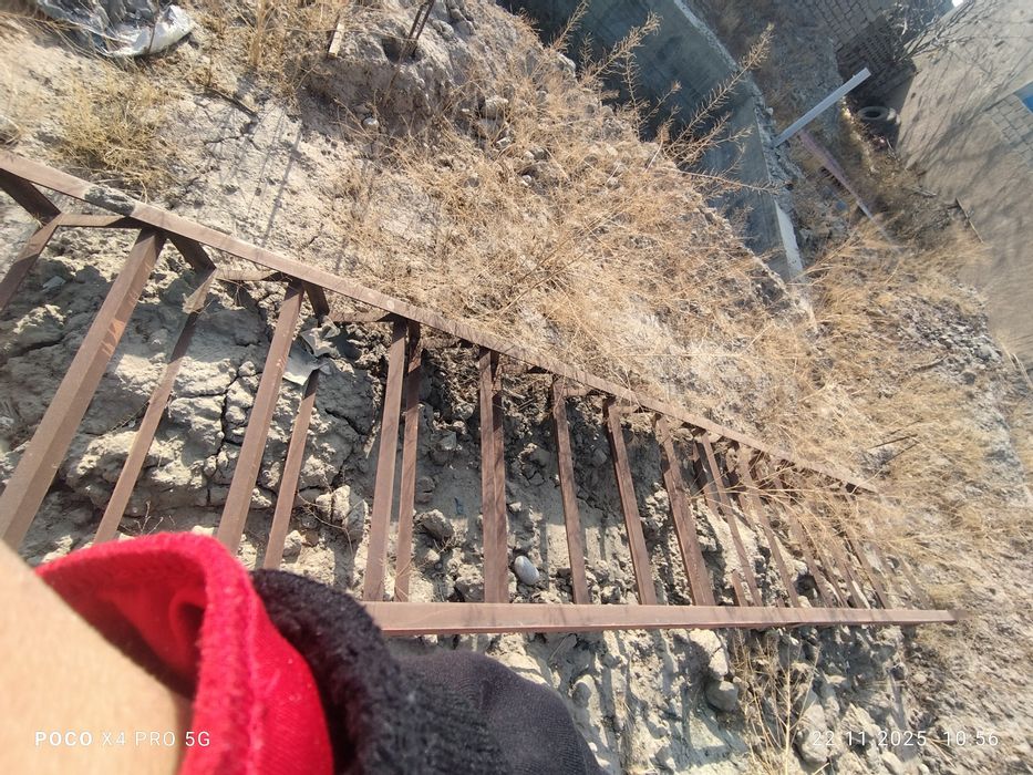 5 m temir zina sotiladi Srochniga