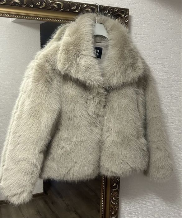 Дамско еко палто с стархотен цвят.