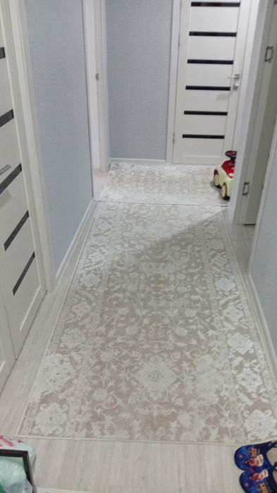 Продаётся дорожки 2,30х1,20м, и 2,75х1,20мб/у