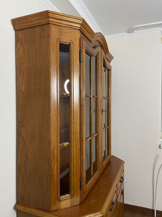 Bibliotecă din lemn