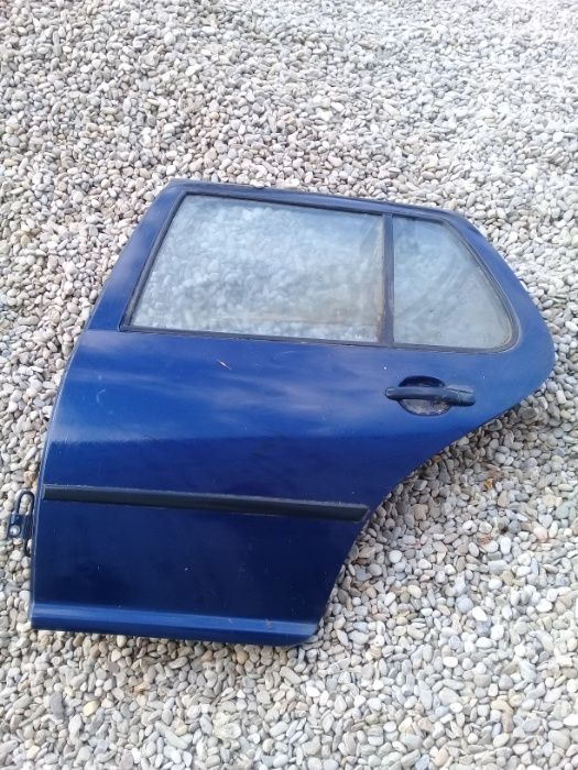 usa stanga/dreapta spate VW Golf 4 berlina