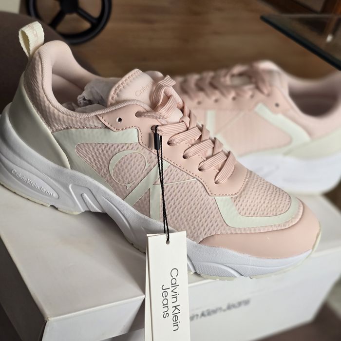 Нови оригинални маратонки на марката Calvin Klein