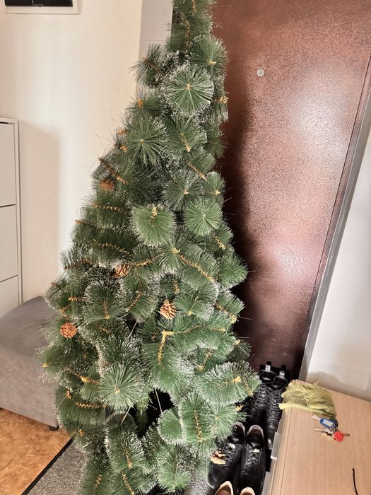 Продам елку 1.8 см