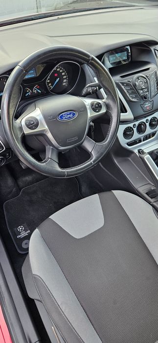 Vând Ford Focus 3 87.000km 2012 benzină