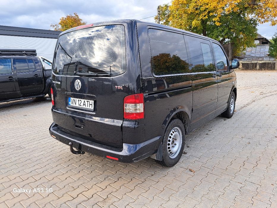 Vând Volkswagen Multivan 2005