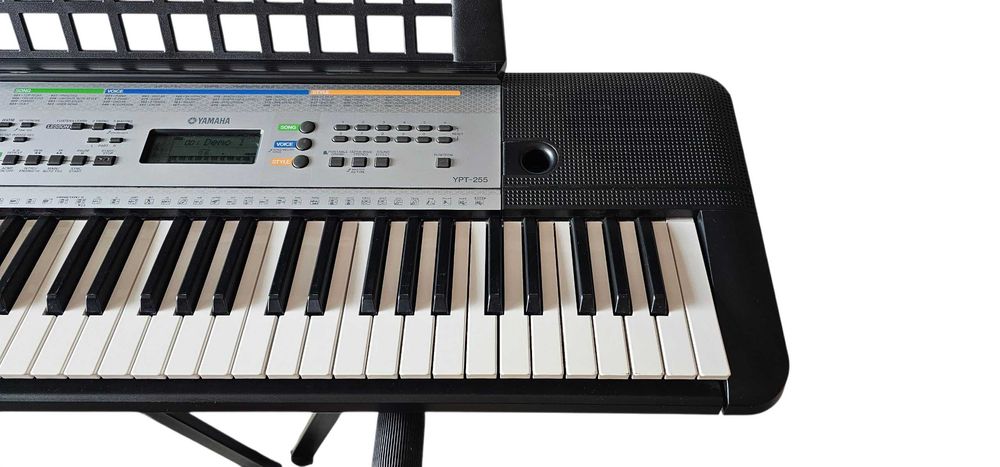 Orga / sintetizator / pian electronic Yamaha model YPT 255