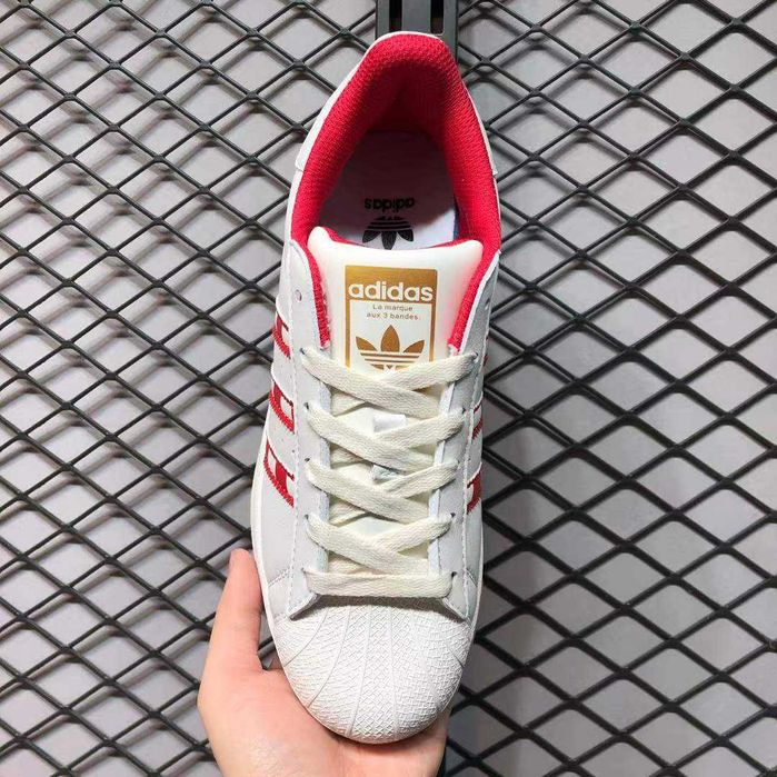 Оригинални кецове * ADIDAS SUPERSTAR Christmas Cloud * EU40