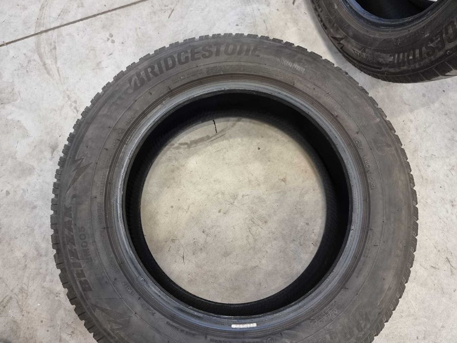 2 Anvelope de IARNA 215.65.17 'Bridgestone'[dot 2020] ; stare buna