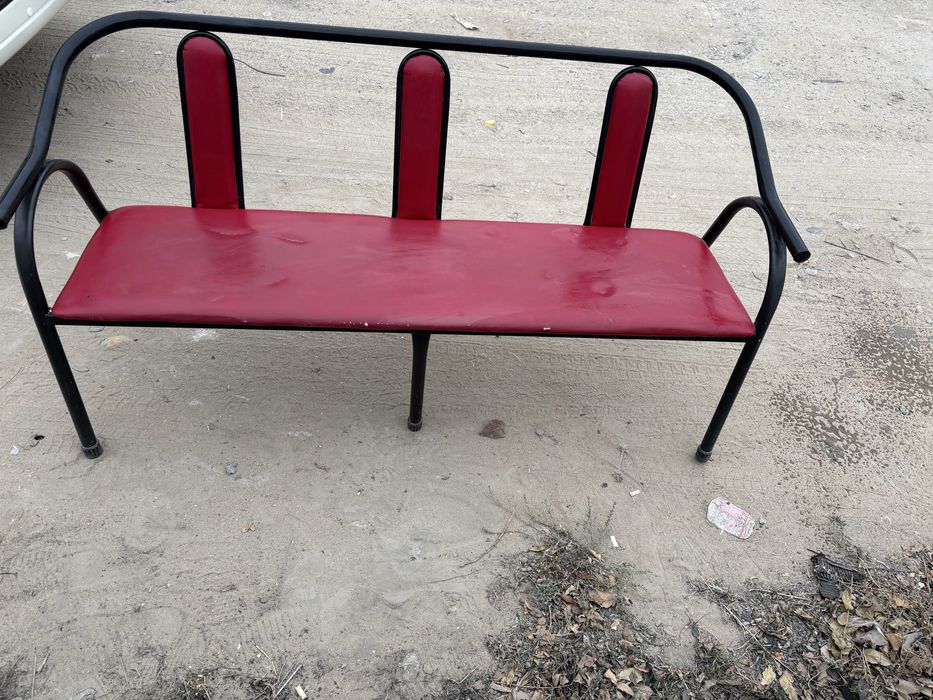 Стул трехместный