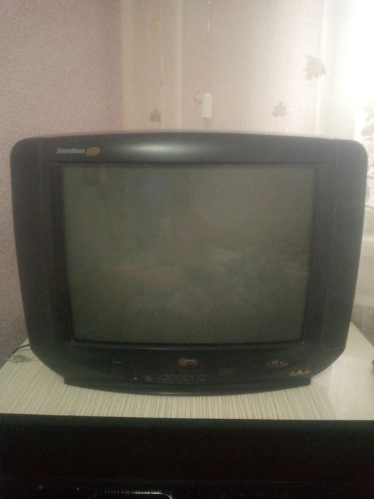 Телевизор LG  рабочий