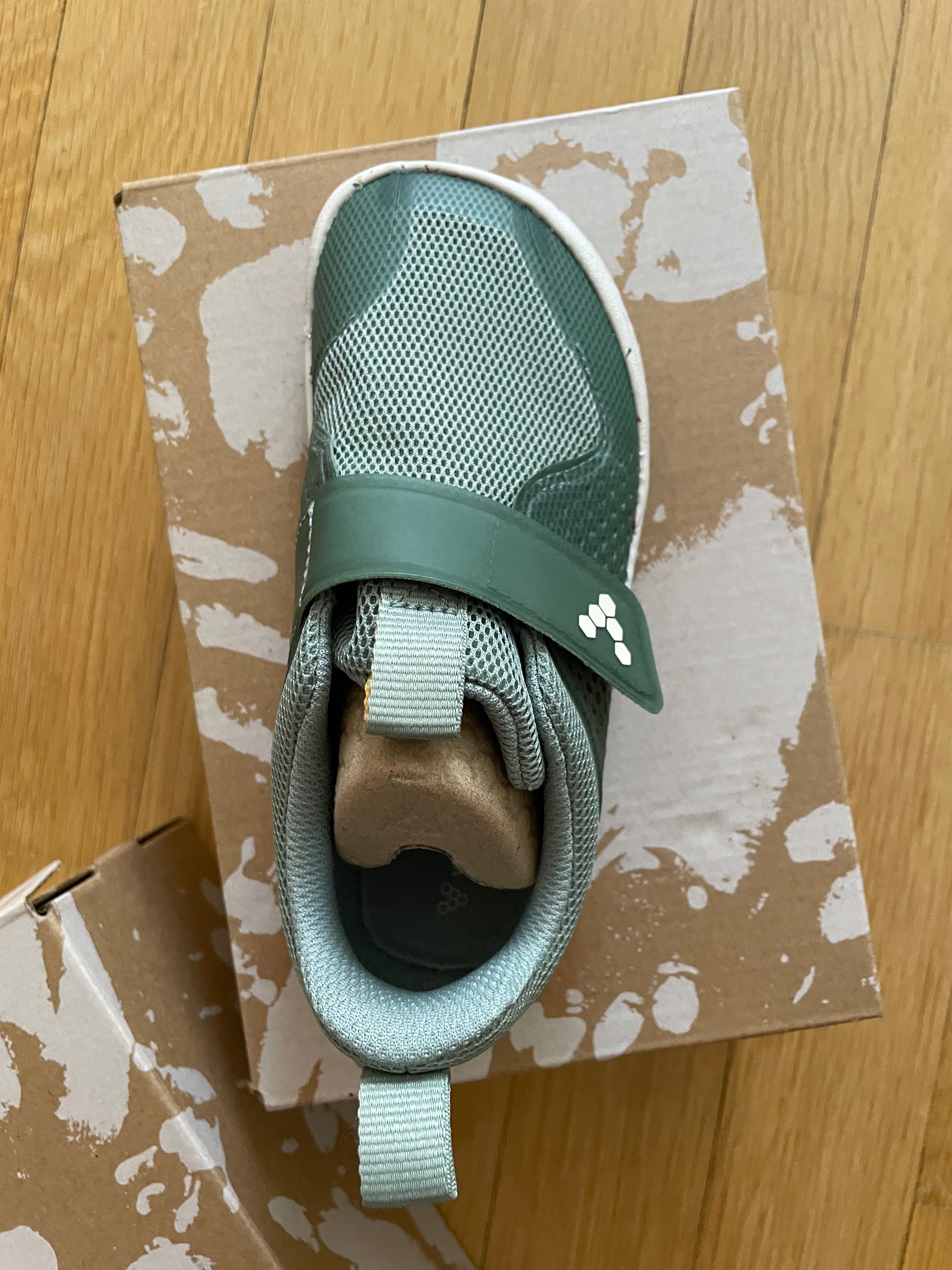Чисто нови детски боси обувки Vivobarefoot