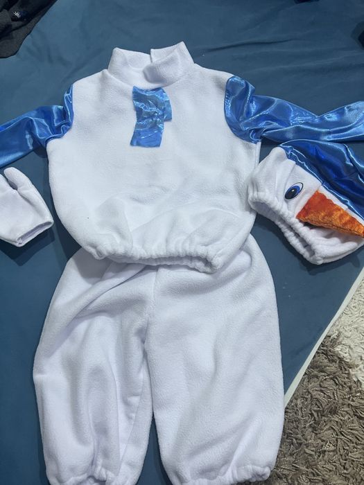 Костюм снеговик одевали 1 раз. Размер 30 Цена 3000