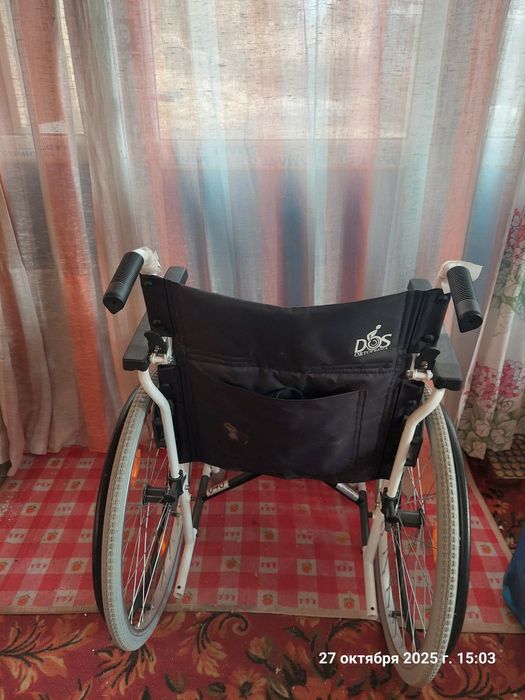 Продам инвалидную коляску. Уличная/комнатная