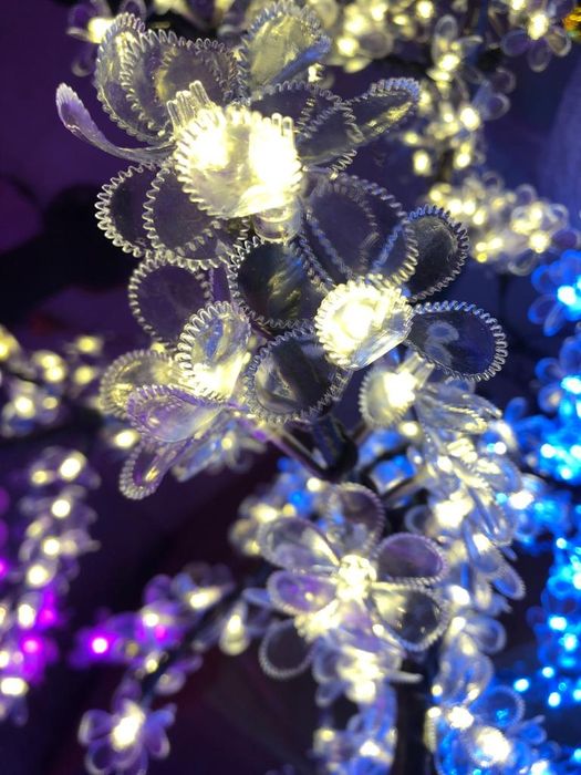 Светещо черешово дърво с LED лампи за външна употреба