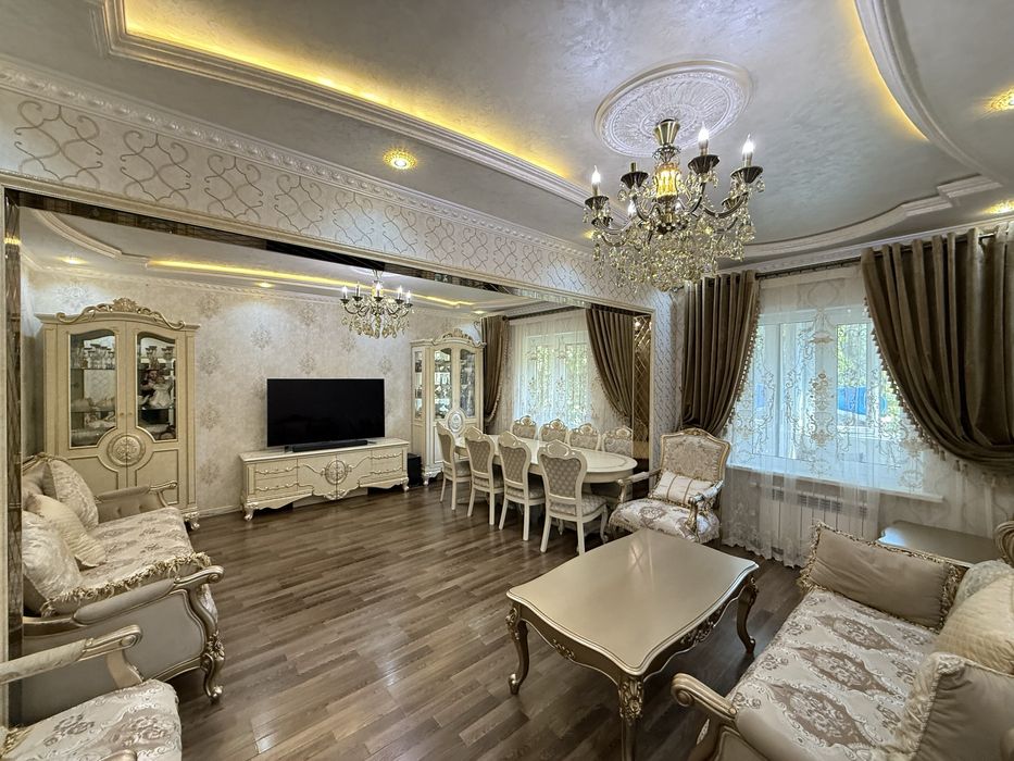 Продается квартира в банковском доме Мирзо Улугбекский район,Феруза.