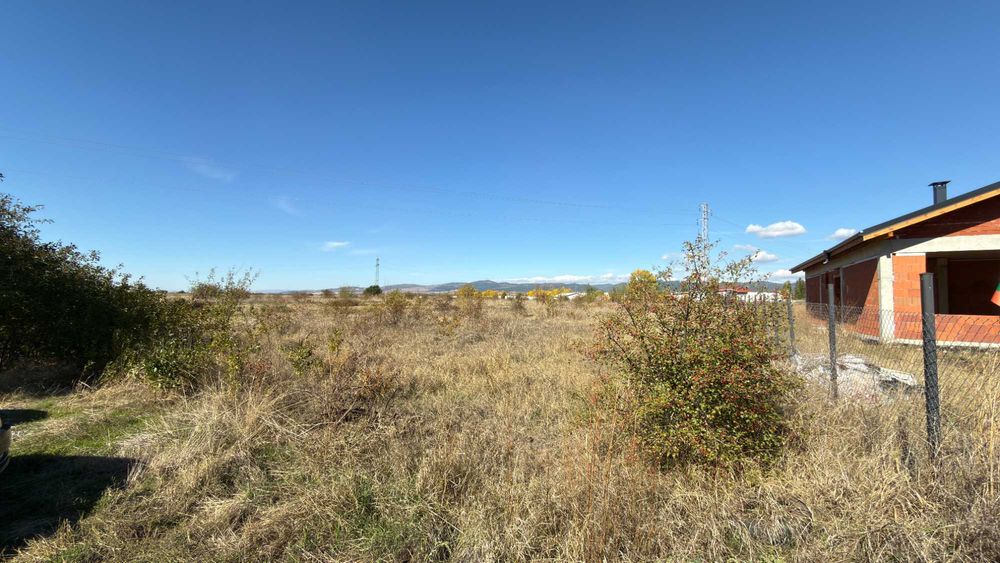 Парцел в Нови Искър