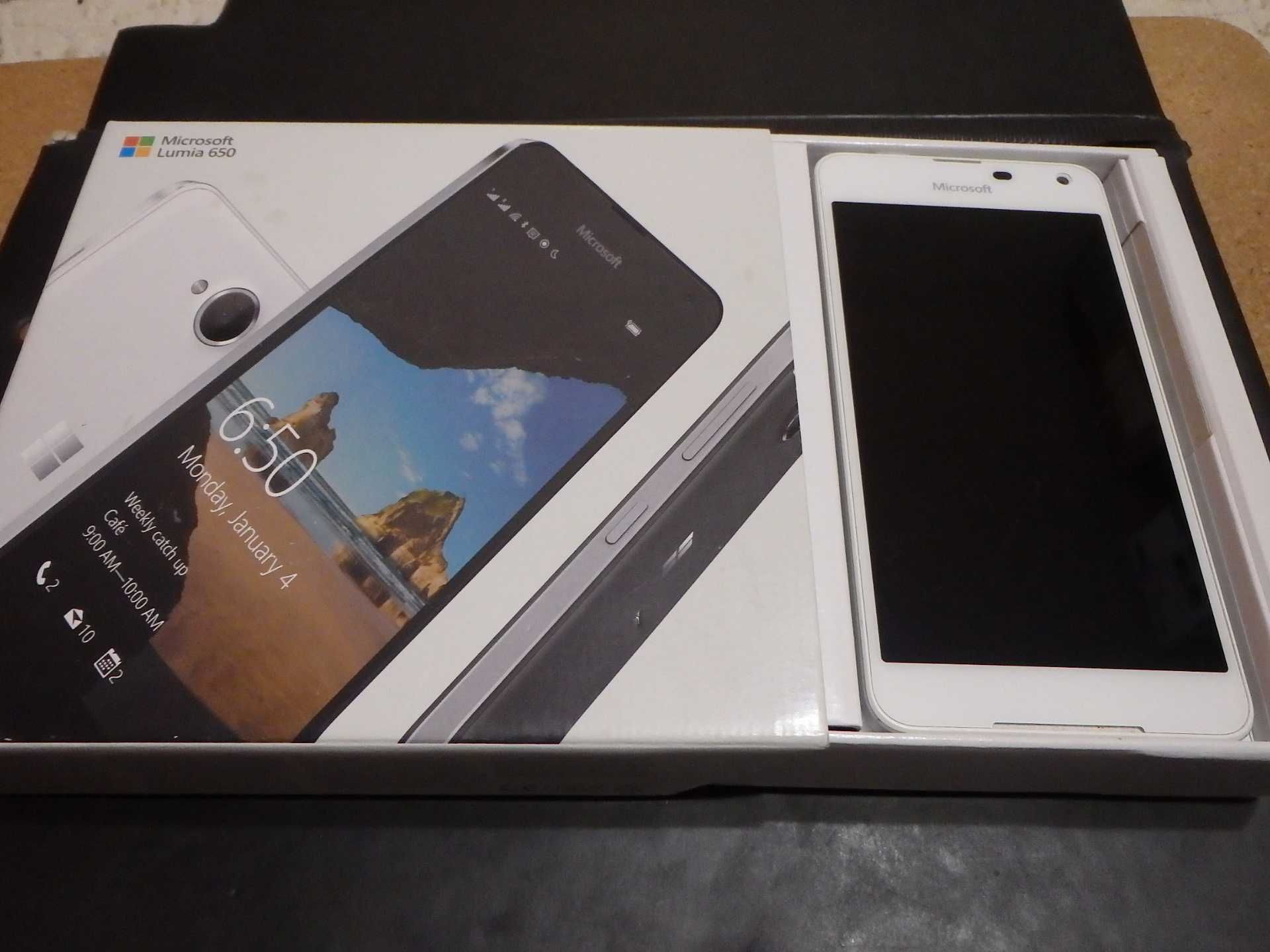 Смартфон Microsoft Lumia 650 5.0 inches, бял