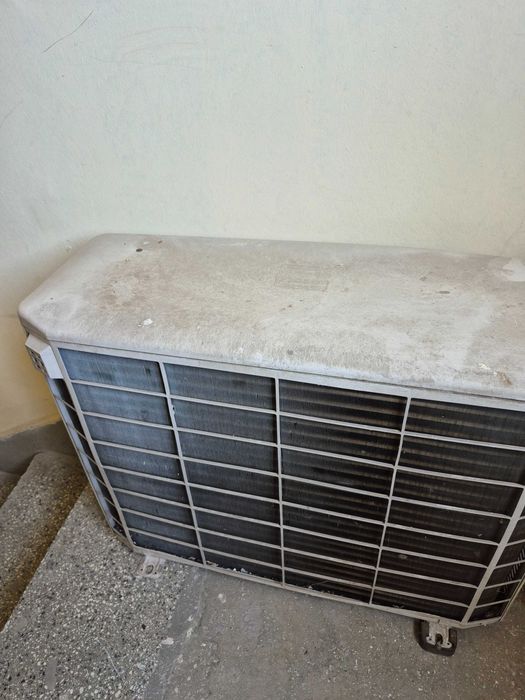 Продавам климатик за части