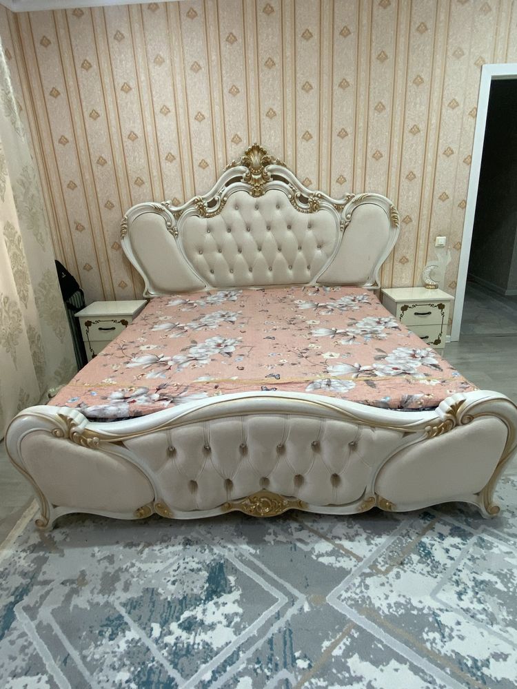 Кровать продам.в идеальном состочний