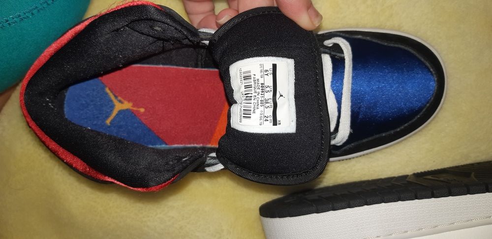 Adidasi Nike Air jordan 1 mid lakers top 3