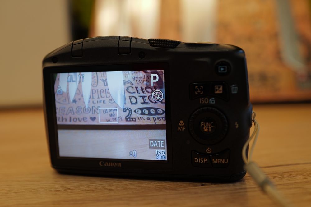 Aparat foto Canon Powershot SX130 IS digital impecabil baterii AA ITP