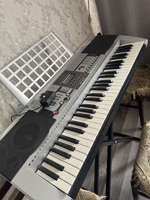 Синтезатор небольшой