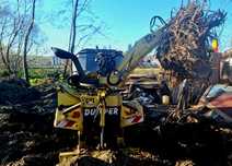 Dumper cu brat CAT 4×4 basculabil miniexcavator / buldoexcavator