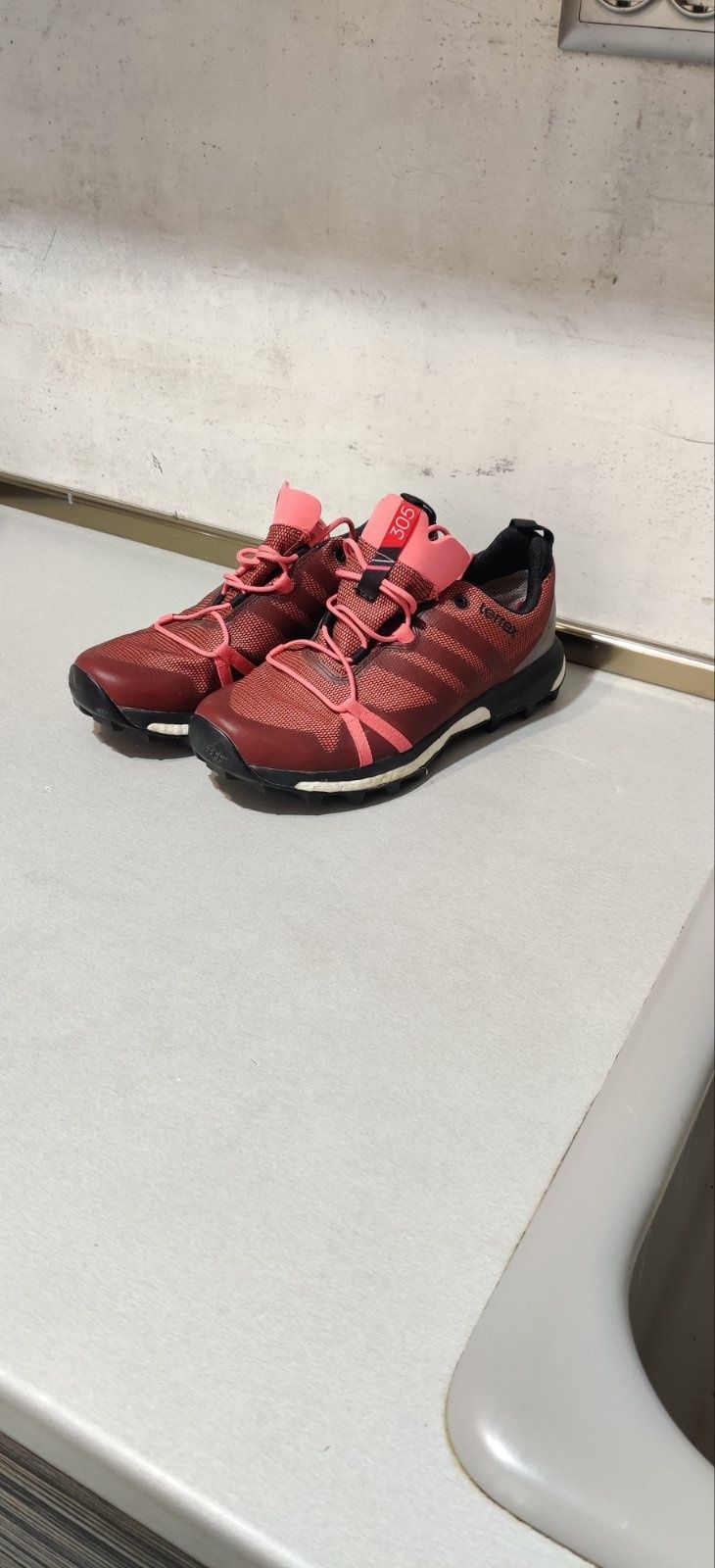 Маратонки adidasTerrex Agravic Gore-tex W
Terrex Agravic Gore-tex W